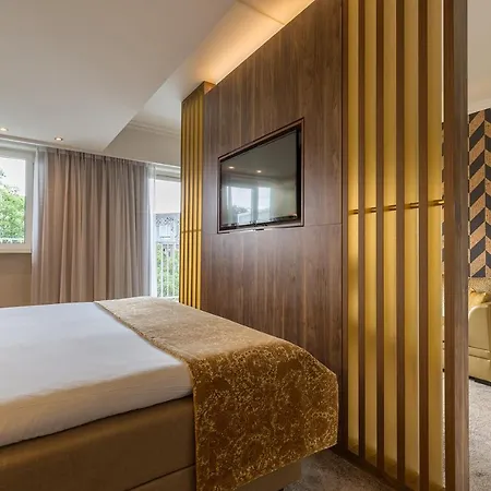 Leonardo The Plaza 4* Amberes