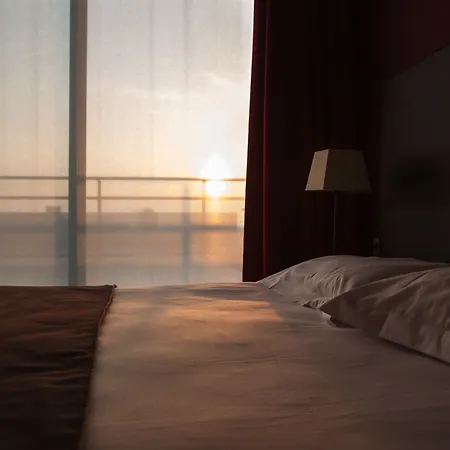 Leonardo The Plaza Hotel 4*
